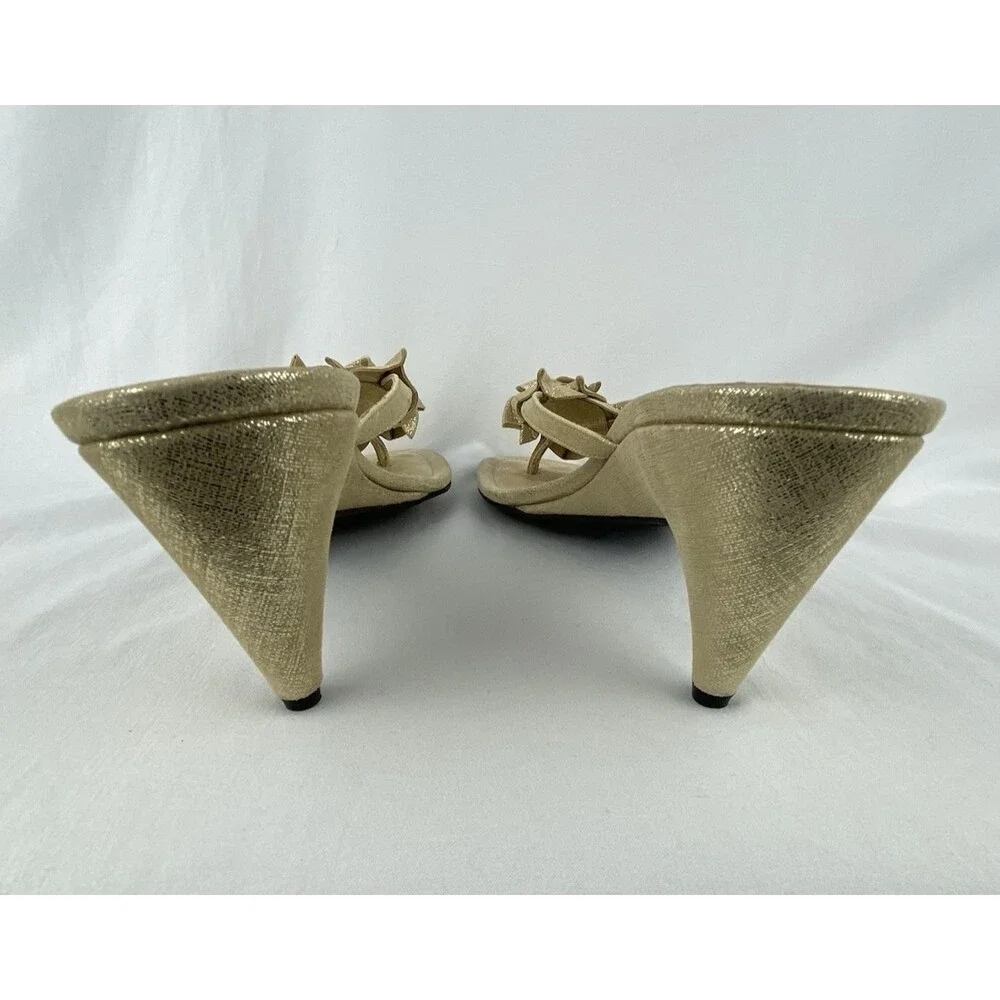 Donald J. Pliner Gold Sandals! Gorgeous. 10. - Picture 8 of 13